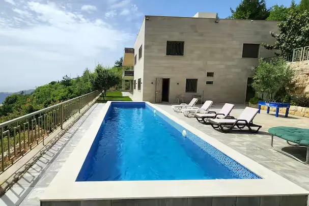 Adonis Escape Guesthouse